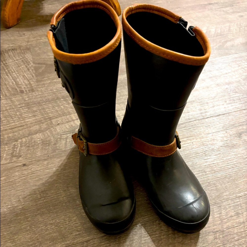 Sperry rain boots